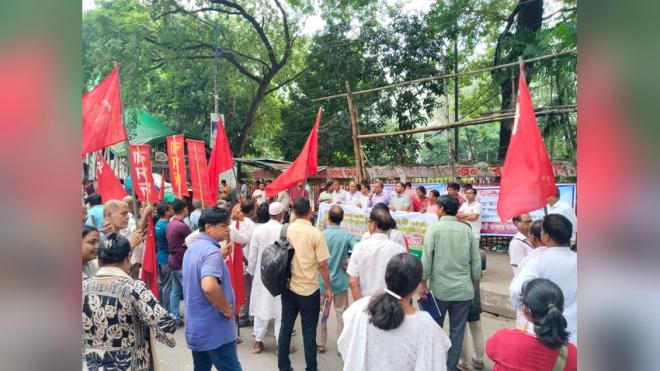 নিম্নতম মজুরি বোর্ডের চেয়ারম্যান বরাবর বাংলাদেশ চা শ্রমিক ফেডারেশনের স্মারকলিপি প্রদান