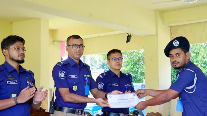 মৌলভীবাজার জেলা পুলিশের মাসিক কল্যাণ সভা অনুষ্ঠিত; শ্রেষ্ঠ কর্মকর্তা ও থানা পুরস্কৃত