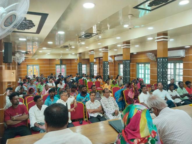 চা শ্রমিকদের ৫০০ টাকা মজুরির দাবিতে মৌলভীবাজারে ঐক্যবদ্ধ মতবিনিময় ও মিছিল