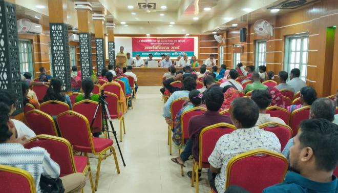 চা শ্রমিকদের ৫০০ টাকা মজুরির দাবিতে মৌলভীবাজারে ঐক্যবদ্ধ মতবিনিময় ও মিছিল