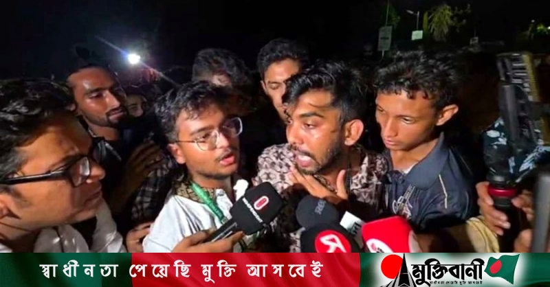 পরীক্ষা শেষে উত্তরায় শিক্ষার্থীদের অবস্থান, সচিবালয়মুখী লংমার্চের ঘোষণা