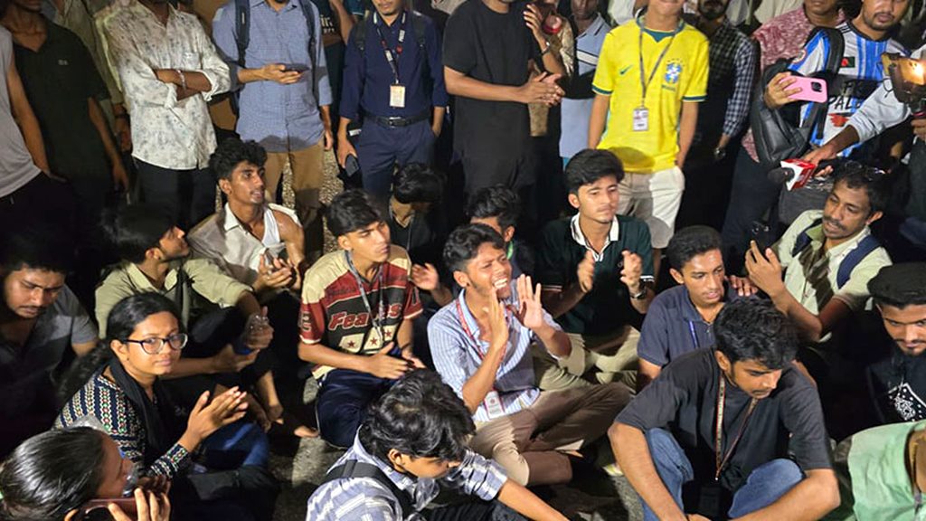 HSC students protest late into night demanding Education Minister's exit