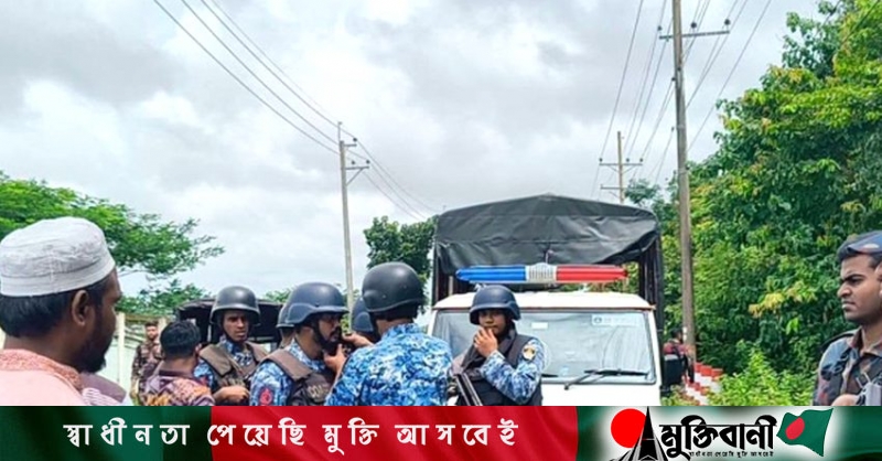 Nail-studded log used to stop bus in Tk 57 lakh Teknaf robbery
